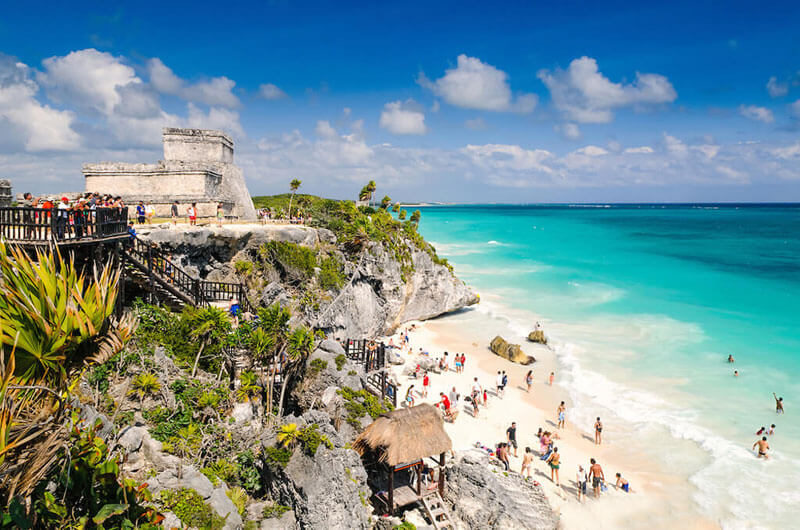 Exploring the Ruins of the shuttle from Cancun to Tulum