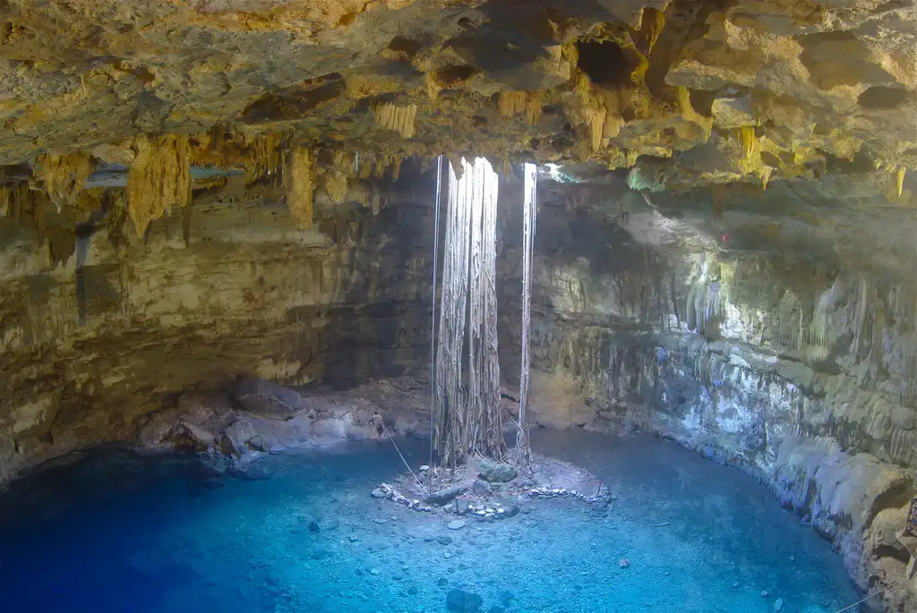 Transfer form cenotes to Cancun Airport